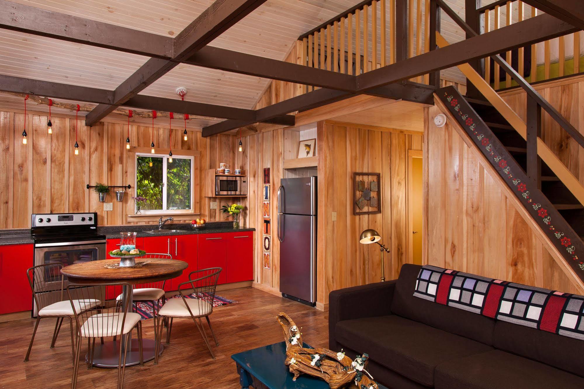 The Guest House Inn On Courthouse Square Hinton 외부 사진